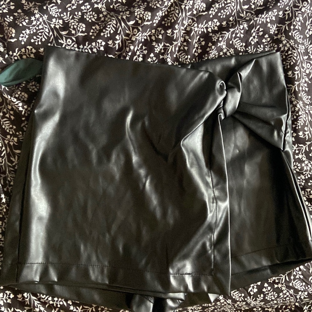 skort